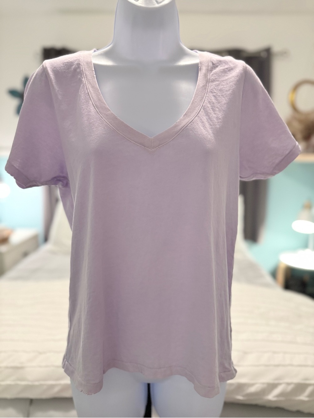 Everyday V-Neck Tee in Light Lavender